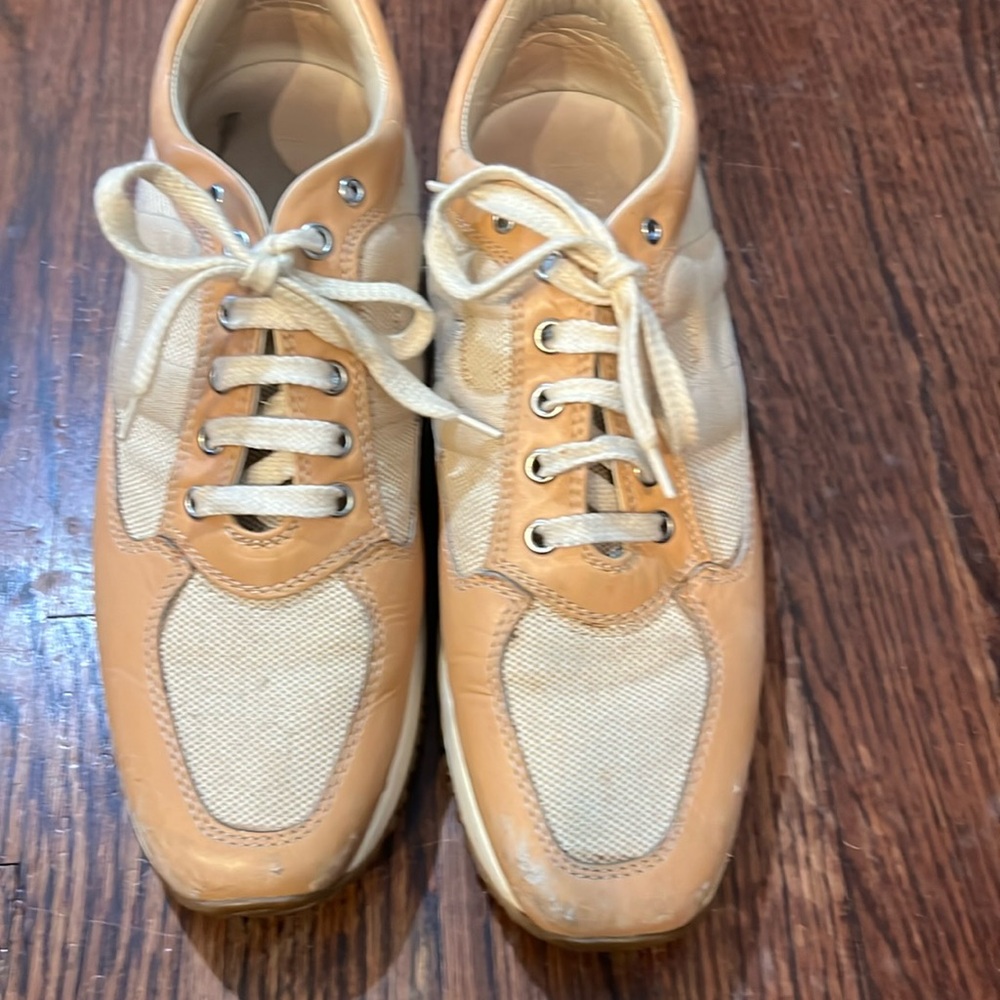 Hogan sneakers in size 38 1/2